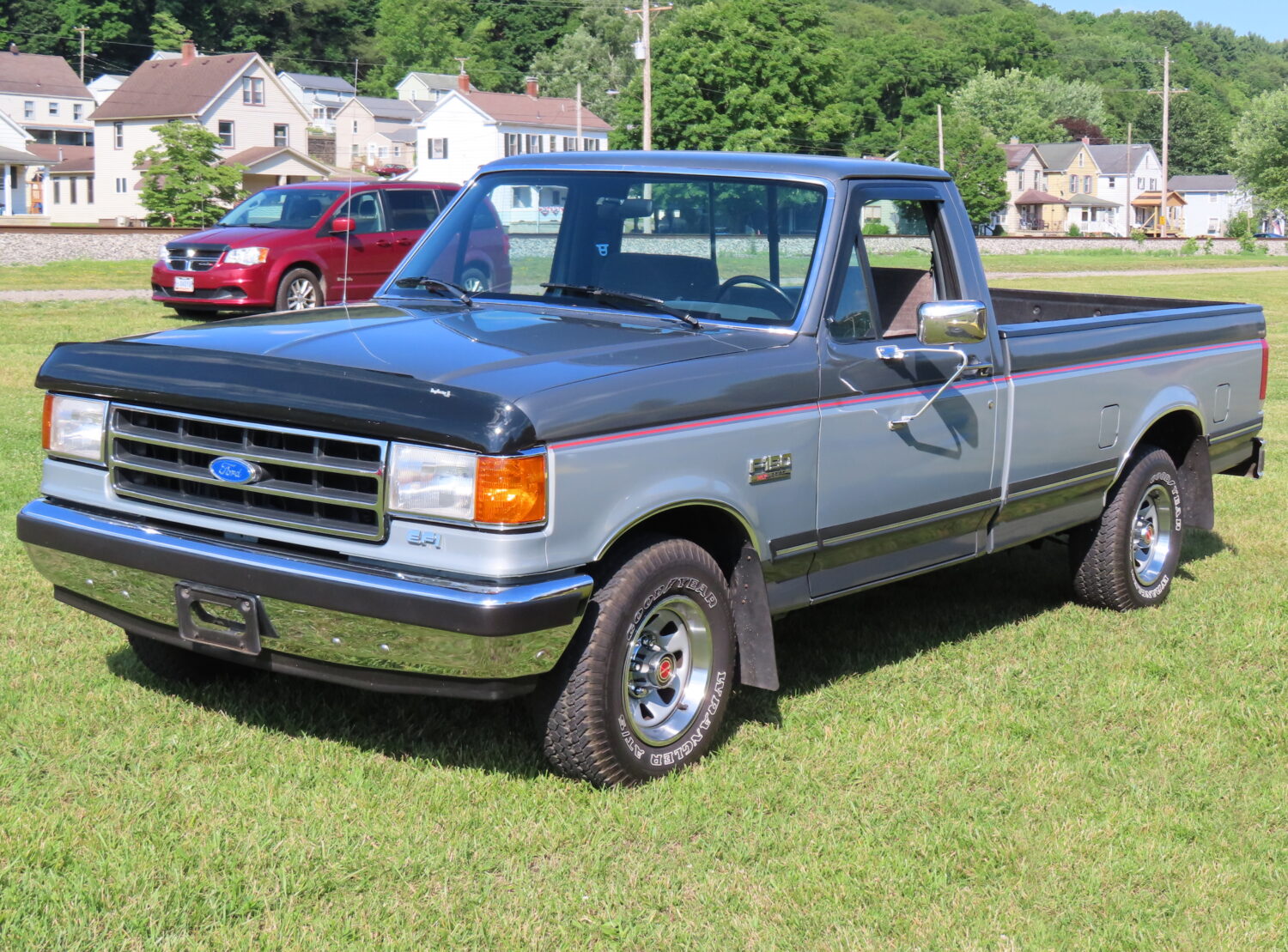 1990_Ford_F-150_XLT_Lariat_4x2_regular_cab_8_Styleside_front_left_06-24-2024 - JC Whitney