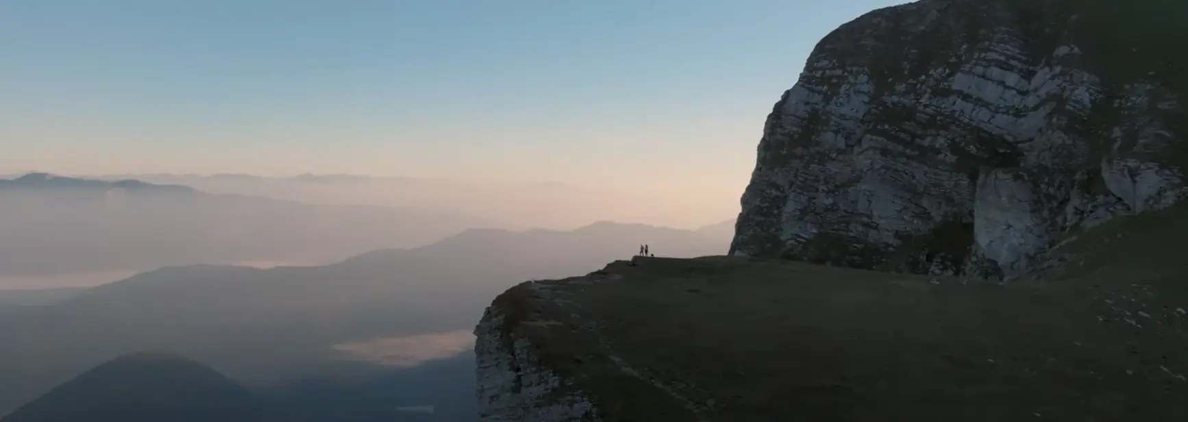 Land Rover into a World-Trekking Camper